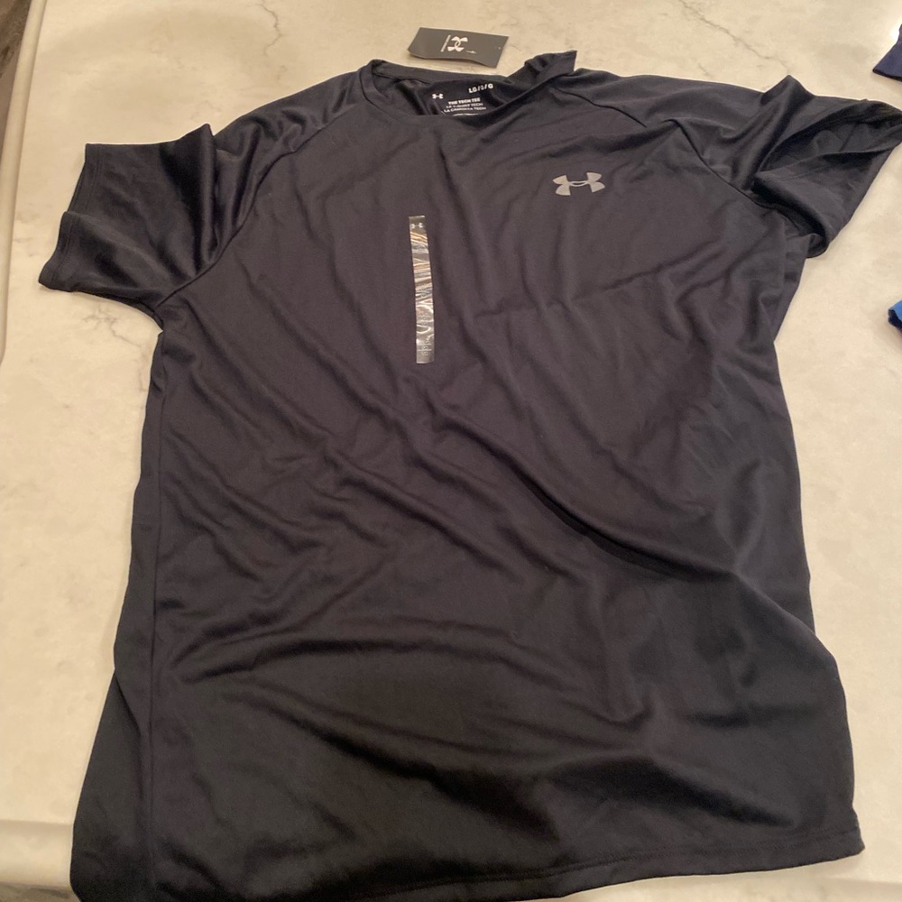 Brand new black under armor shirt